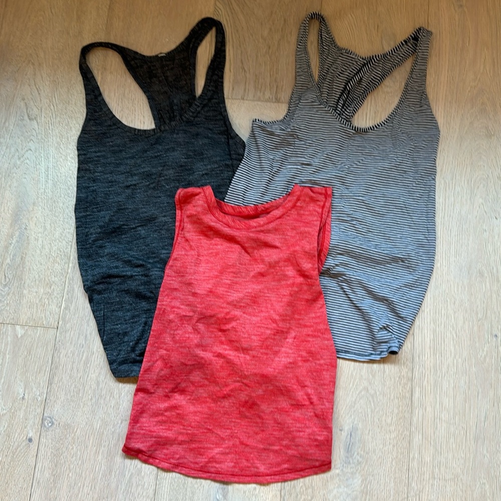 Lululemon racer back tank bundle size 4